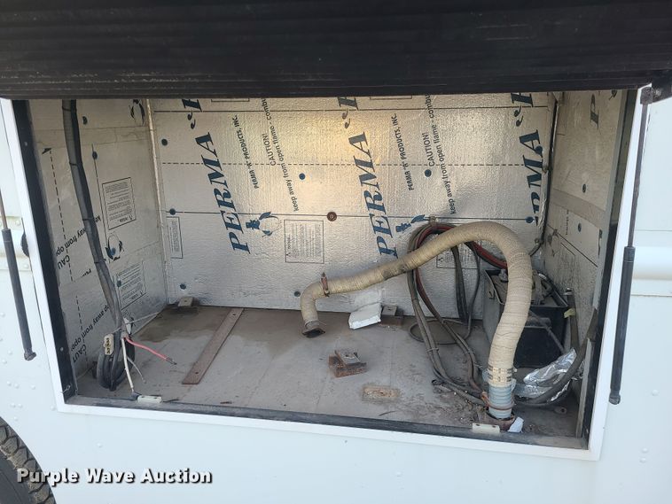 image for item LJ9420 2008 Freightliner MT45  delivery truck