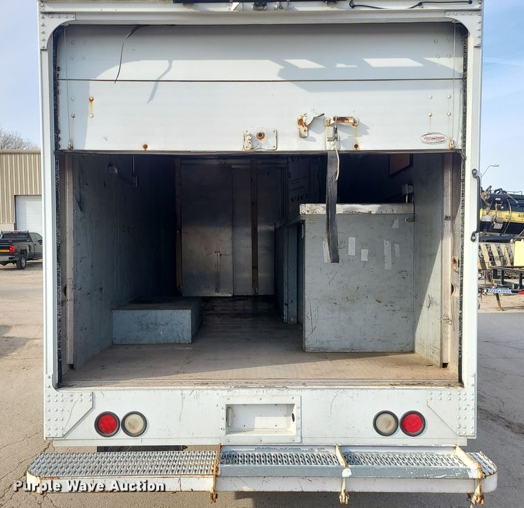 image for item LJ9420 2008 Freightliner MT45  delivery truck