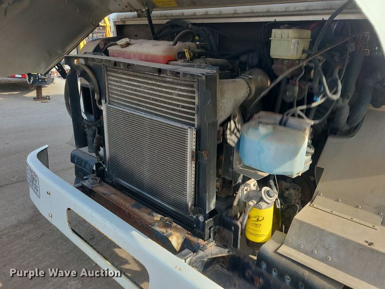 image for item LJ9420 2008 Freightliner MT45  delivery truck