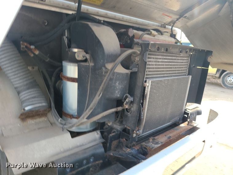 image for item LJ9420 2008 Freightliner MT45  delivery truck