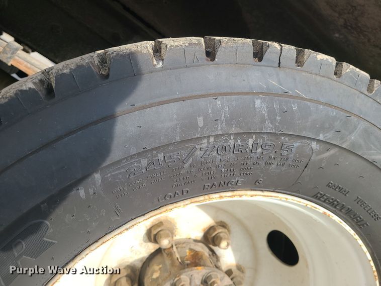 image for item LJ9420 2008 Freightliner MT45  delivery truck