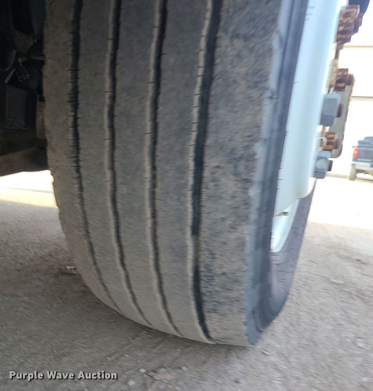 image for item LJ9420 2008 Freightliner MT45  delivery truck