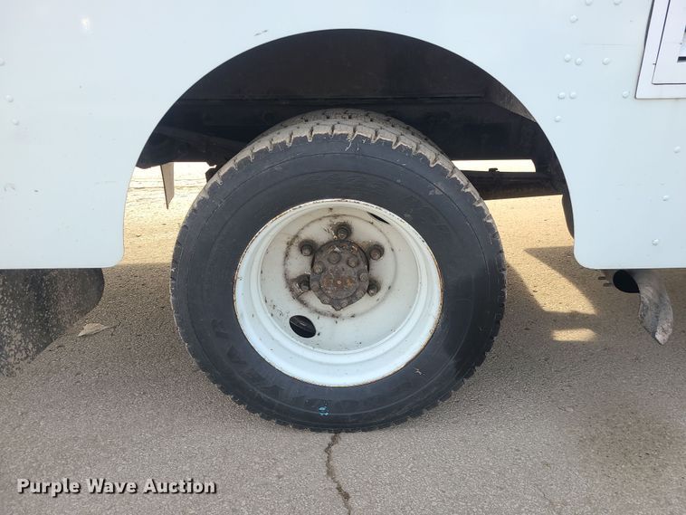 image for item LJ9420 2008 Freightliner MT45  delivery truck