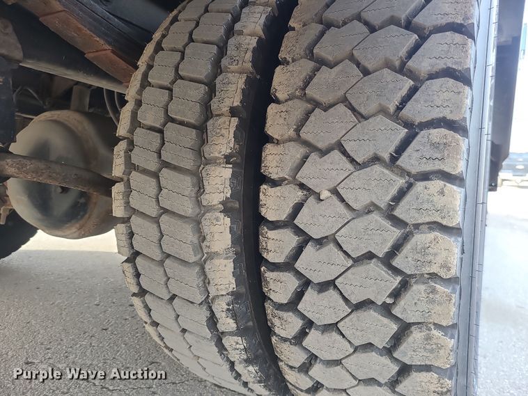 image for item LJ9420 2008 Freightliner MT45  delivery truck