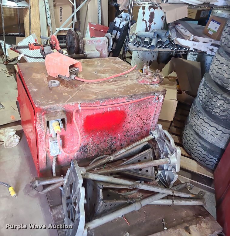 image for item LJ9424 Ridgid 300  pipe threader