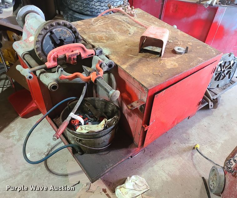 image for item LJ9424 Ridgid 300  pipe threader