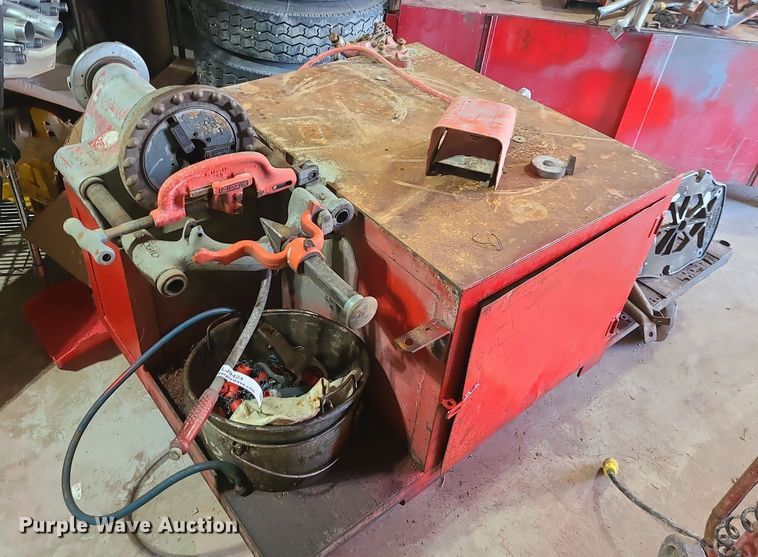 image for item LJ9424 Ridgid 300  pipe threader