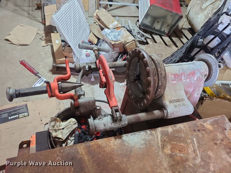 image for item LJ9424 Ridgid 300  pipe threader