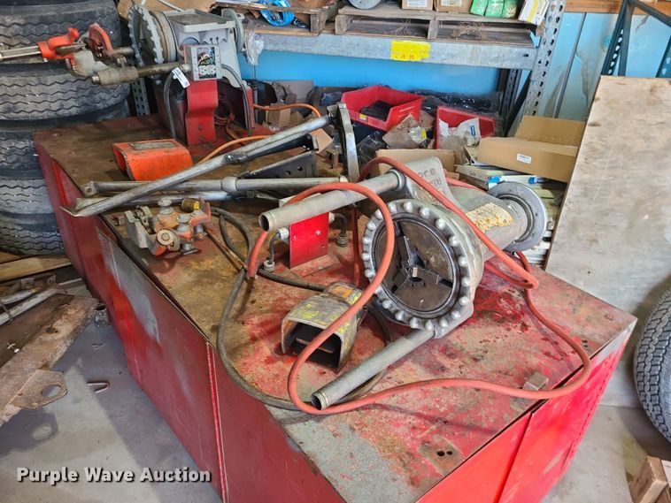 image for item LJ9425 (2) Ridgid 300 pipe threaders