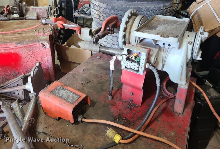 image for item LJ9425 (2) Ridgid 300 pipe threaders