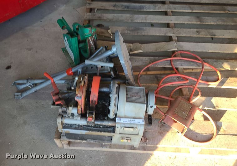 image for item LJ9427 Ridgid 1215  pipe threader