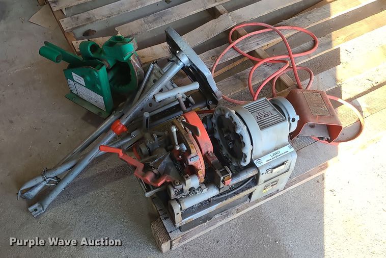 image for item LJ9427 Ridgid 1215  pipe threader