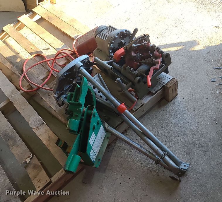 image for item LJ9427 Ridgid 1215  pipe threader