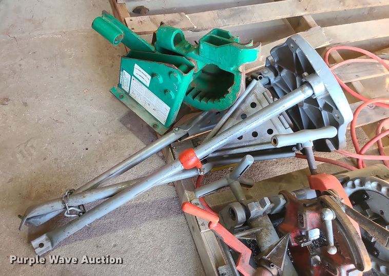 image for item LJ9427 Ridgid 1215  pipe threader