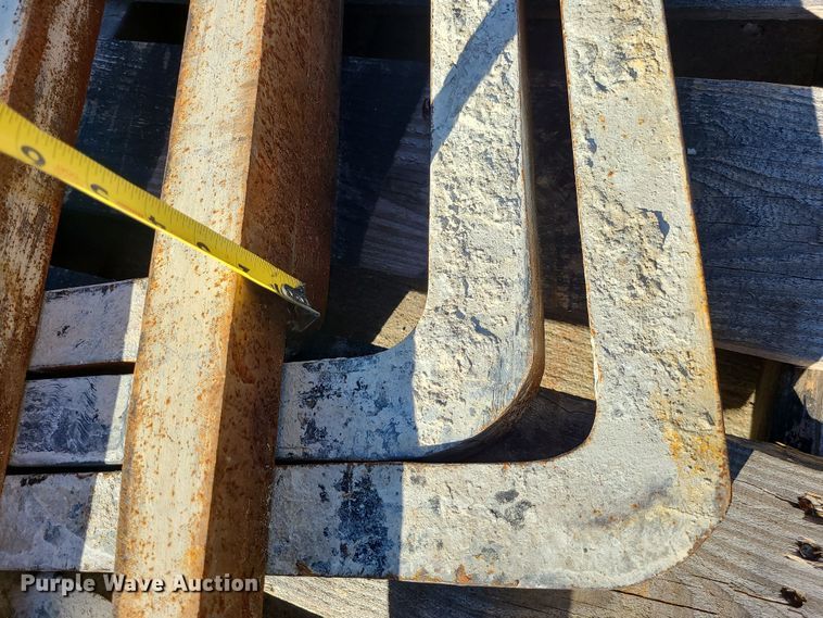 image for item LJ9435 (7) pallet forks
