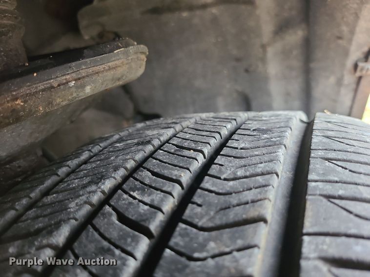 image for item LJ9443 2006 Toyota Sienna  handicap accessible van