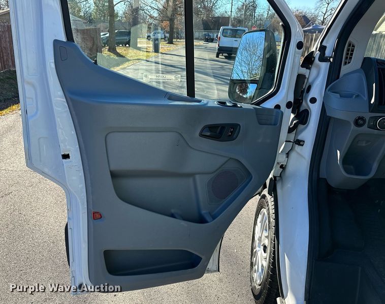 image for item LK9704 2016 Ford Transit 150  van