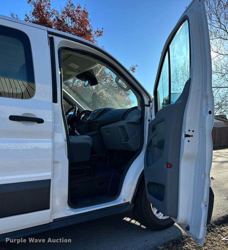 image for item LK9704 2016 Ford Transit 150  van