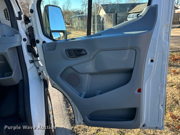 image for item LK9704 2016 Ford Transit 150  van