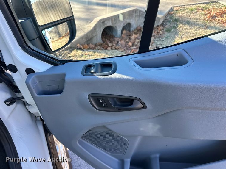 image for item LK9704 2016 Ford Transit 150  van