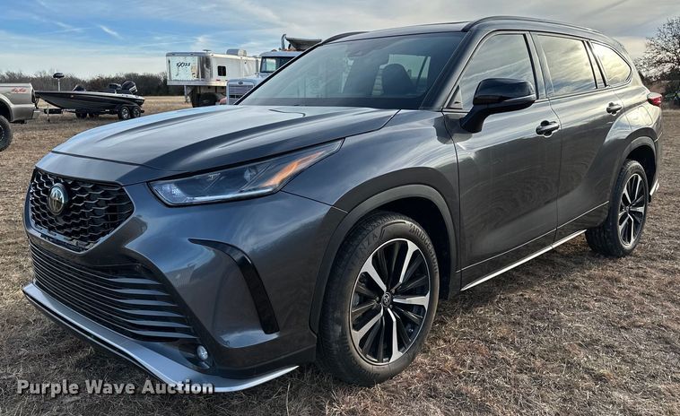 image for item LK9706 2022 Toyota Highlander  SUV