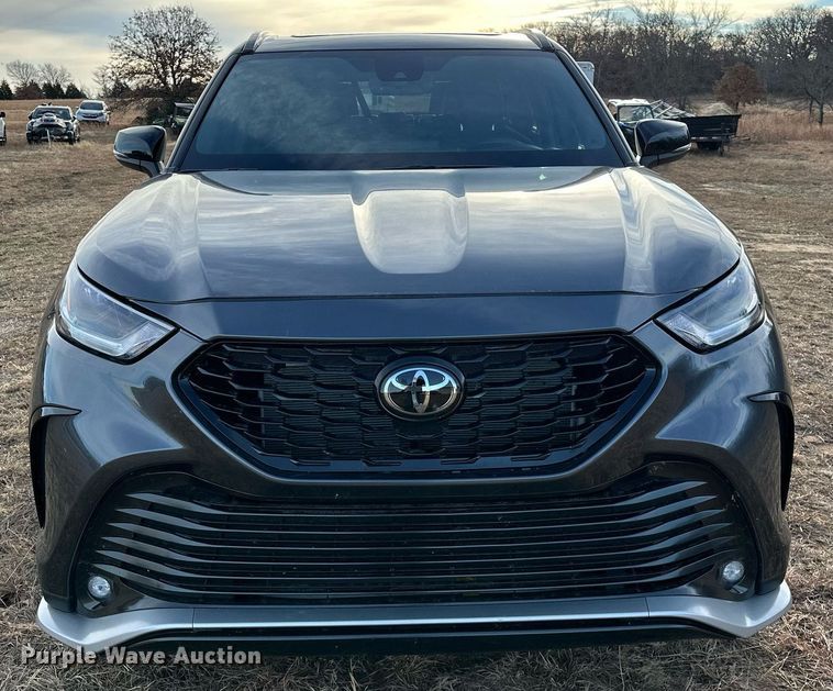 image for item LK9706 2022 Toyota Highlander  SUV