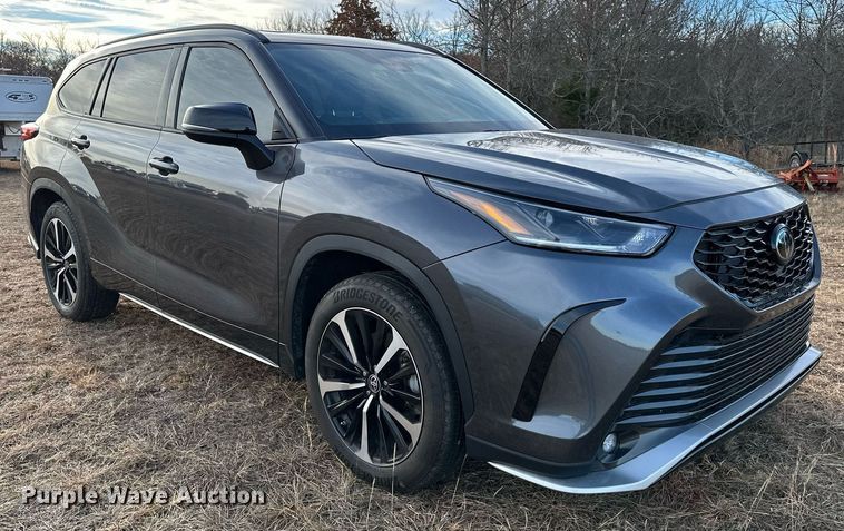 image for item LK9706 2022 Toyota Highlander  SUV