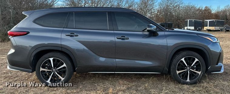 image for item LK9706 2022 Toyota Highlander  SUV