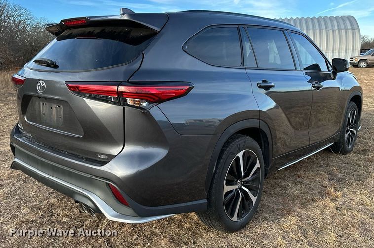 image for item LK9706 2022 Toyota Highlander  SUV