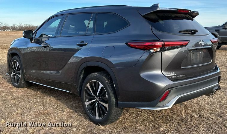 image for item LK9706 2022 Toyota Highlander  SUV