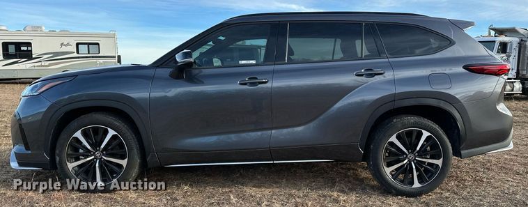 image for item LK9706 2022 Toyota Highlander  SUV