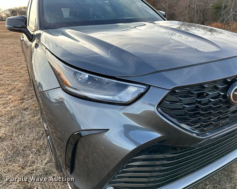 image for item LK9706 2022 Toyota Highlander  SUV