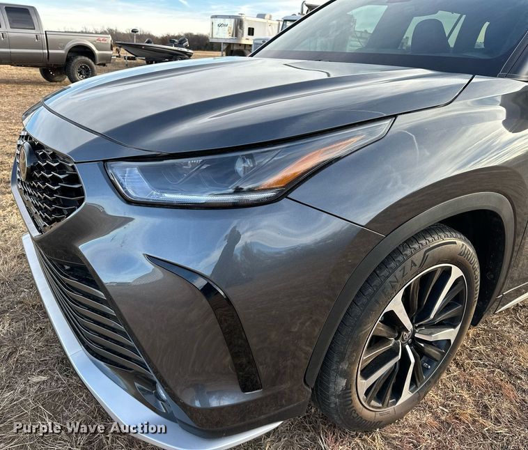 image for item LK9706 2022 Toyota Highlander  SUV