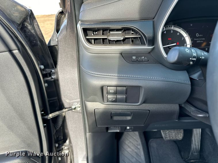 image for item LK9706 2022 Toyota Highlander  SUV