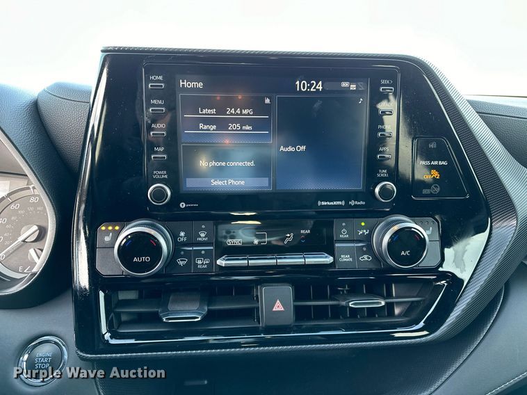 image for item LK9706 2022 Toyota Highlander  SUV