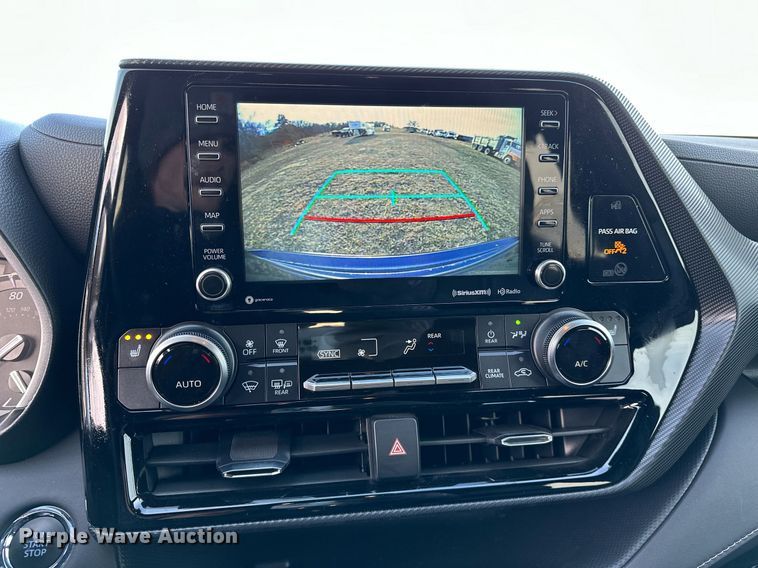 image for item LK9706 2022 Toyota Highlander  SUV