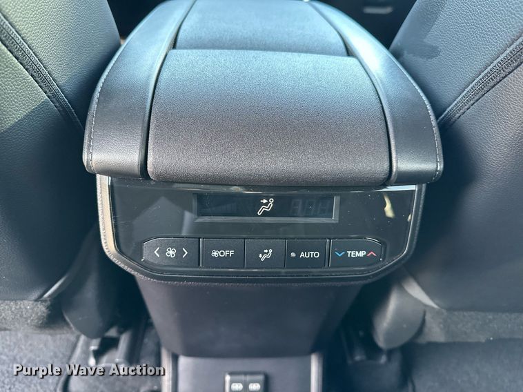 image for item LK9706 2022 Toyota Highlander  SUV