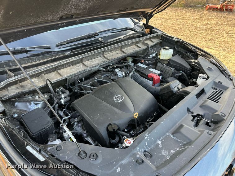 image for item LK9706 2022 Toyota Highlander  SUV