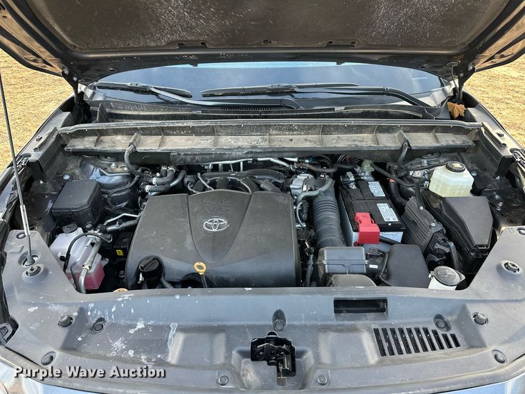 image for item LK9706 2022 Toyota Highlander  SUV