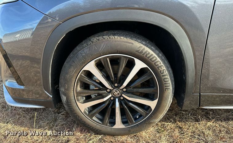 image for item LK9706 2022 Toyota Highlander  SUV