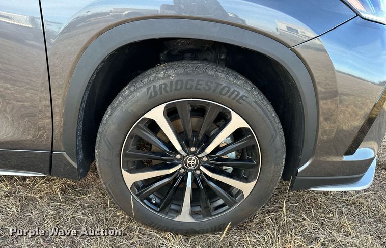 image for item LK9706 2022 Toyota Highlander  SUV