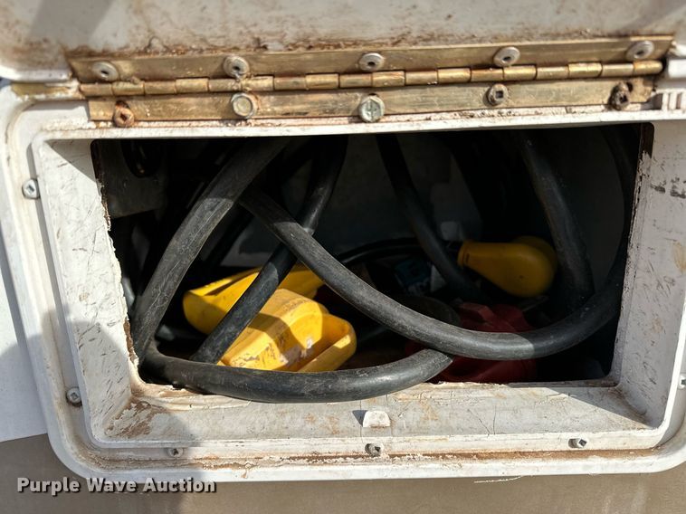 image for item LK9708 2004 Fleetwood Fiesta  RV