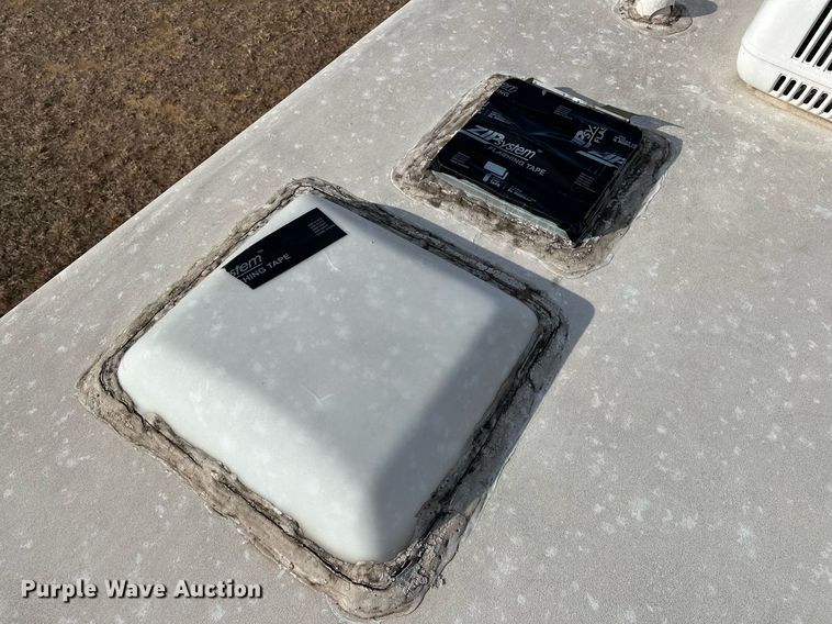 image for item LK9708 2004 Fleetwood Fiesta  RV