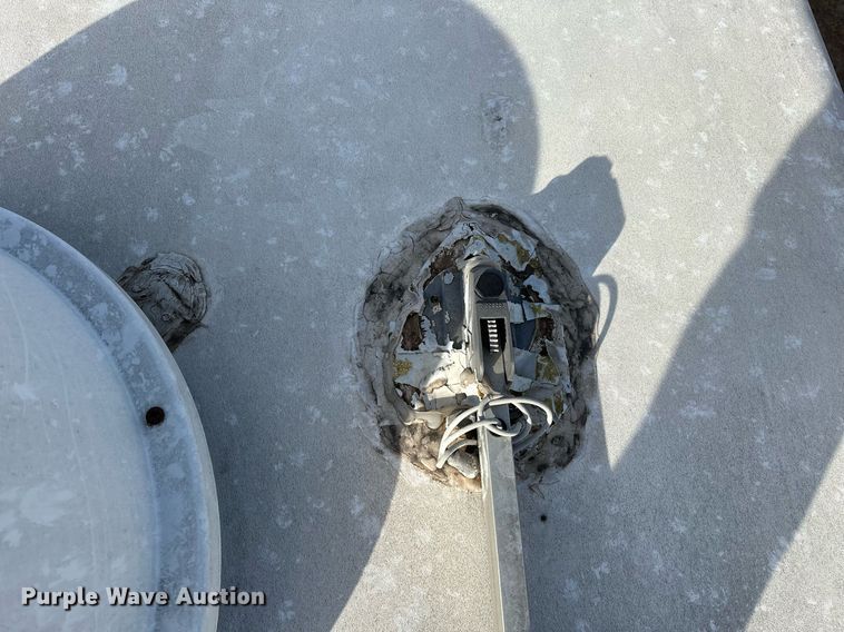 image for item LK9708 2004 Fleetwood Fiesta  RV