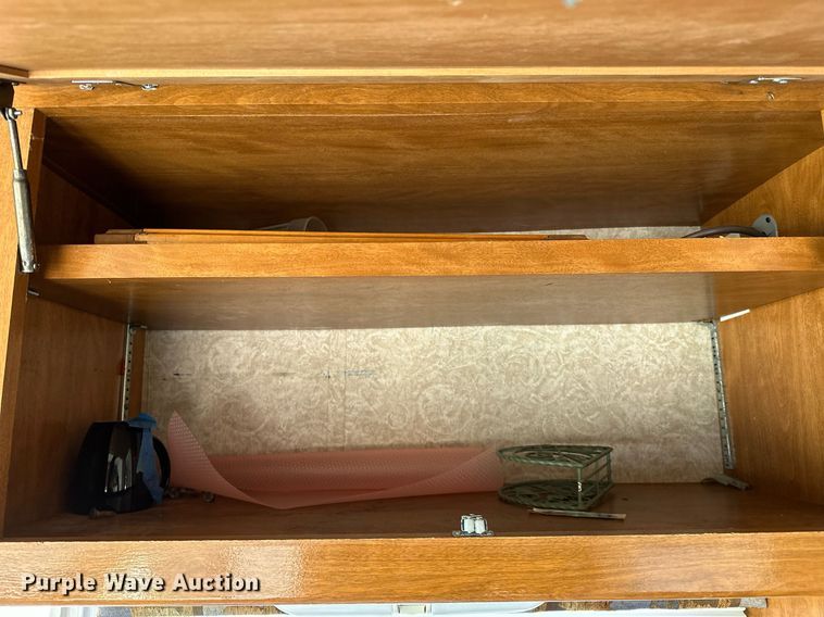 image for item LK9708 2004 Fleetwood Fiesta  RV