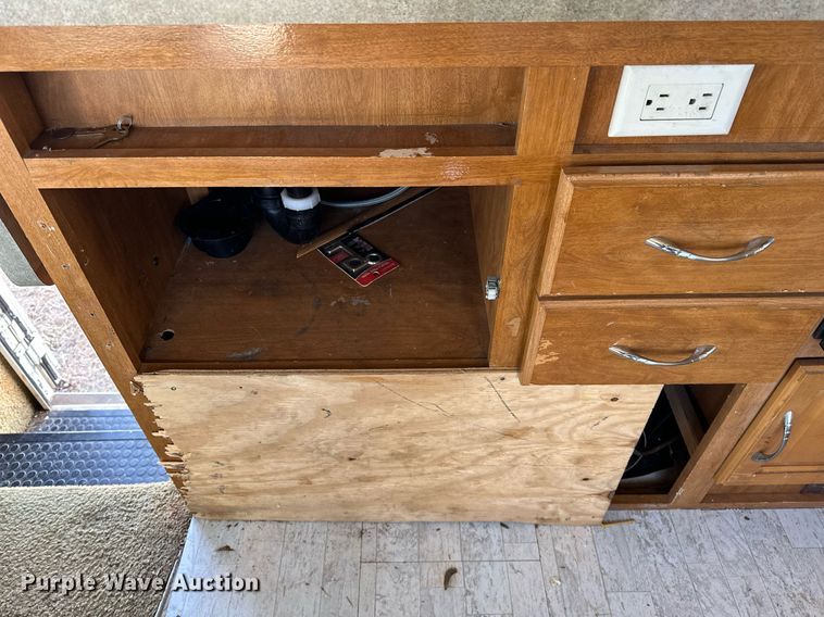 image for item LK9708 2004 Fleetwood Fiesta  RV