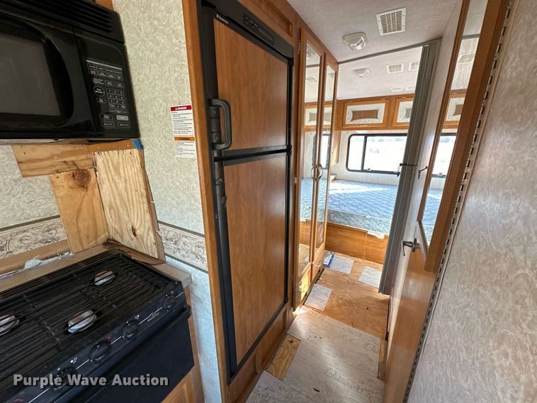 image for item LK9708 2004 Fleetwood Fiesta  RV