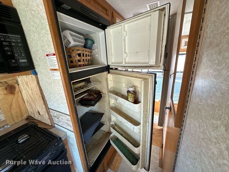 image for item LK9708 2004 Fleetwood Fiesta  RV