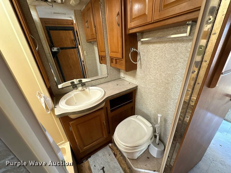 image for item LK9708 2004 Fleetwood Fiesta  RV