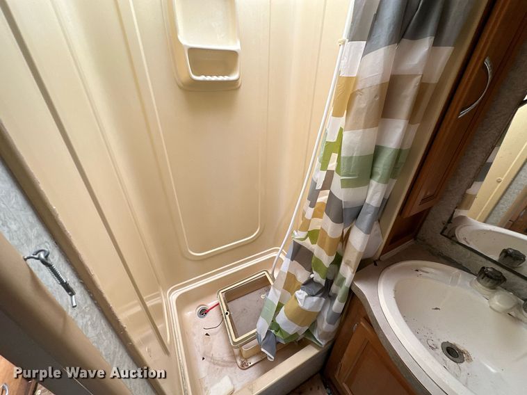 image for item LK9708 2004 Fleetwood Fiesta  RV